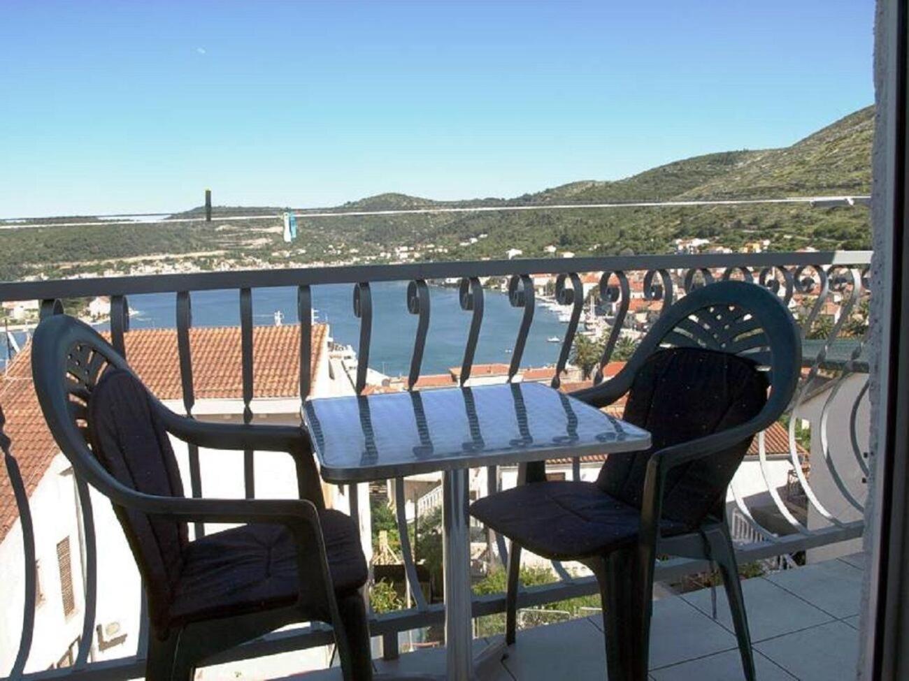 Apartments Mato Вис Экстерьер фото